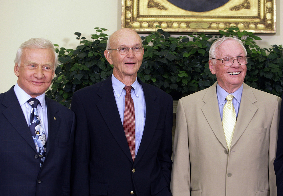 Apollo 11 astronaut returns to launch pad 50 years later - The Express